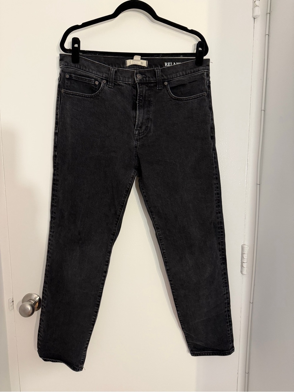 Madewell Washed Black Relaxed Taper Jeans 34x32